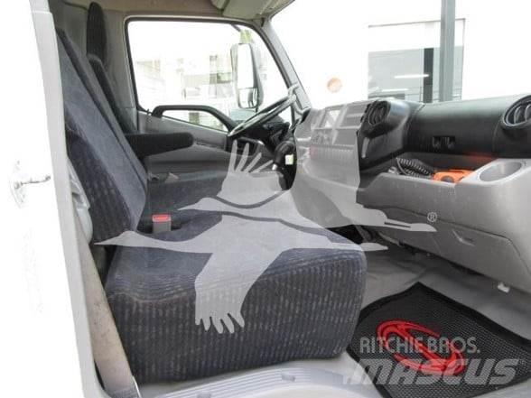 Hino 195 Pritschenwagen/Pritschenwagen mit Seitenklappe