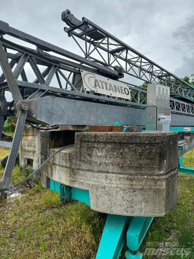 Cattaneo 61B Selbstaufrichtende Krane