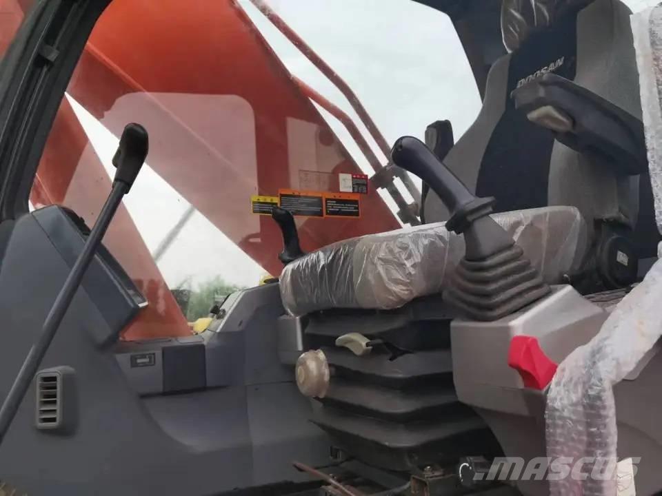 Doosan DX300LC Raupenbagger