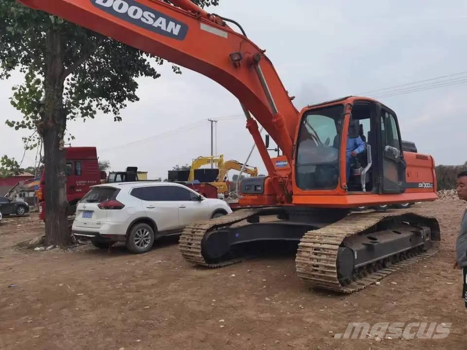 Doosan DX300LC Raupenbagger