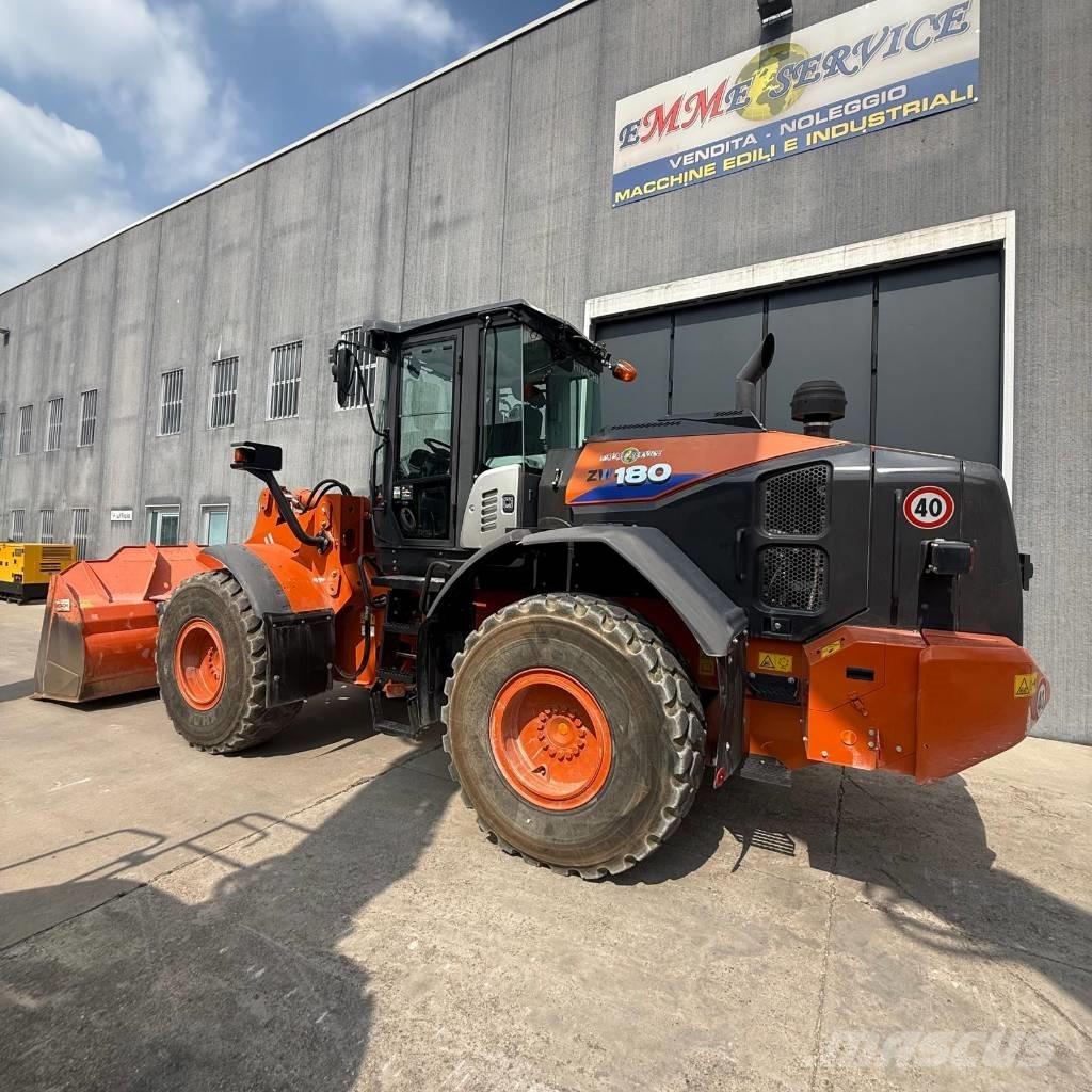 Hitachi ZW180-6 Radlader