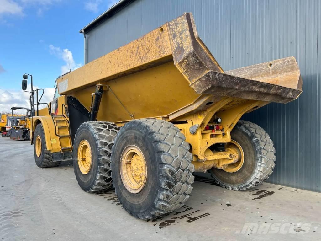 CAT 735B Dumper - Knickgelenk