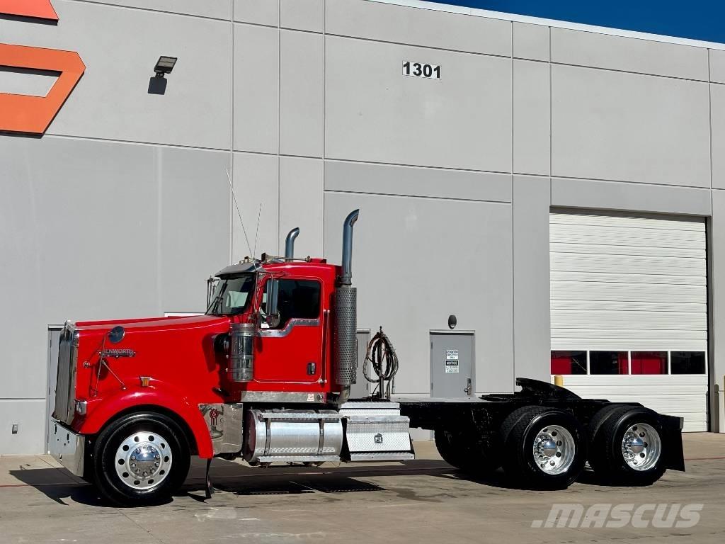 Kenworth W 900 Sattelzugmaschinen
