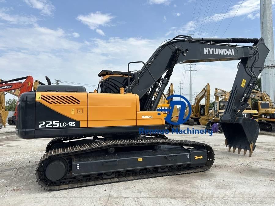 Hyundai 225LC-9S Raupenbagger