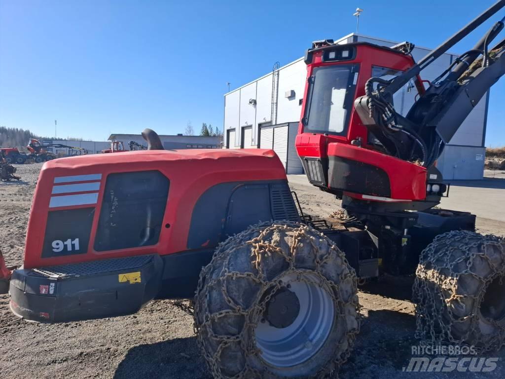 Komatsu 911 Harvester