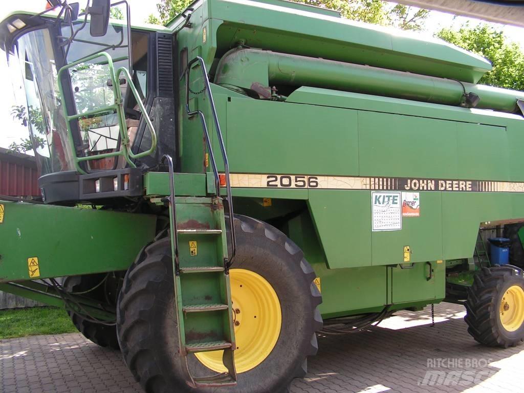 John Deere 2056 Mähdrescher