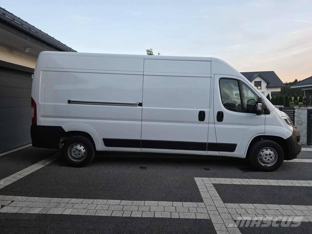 Opel Movano Lieferwagen