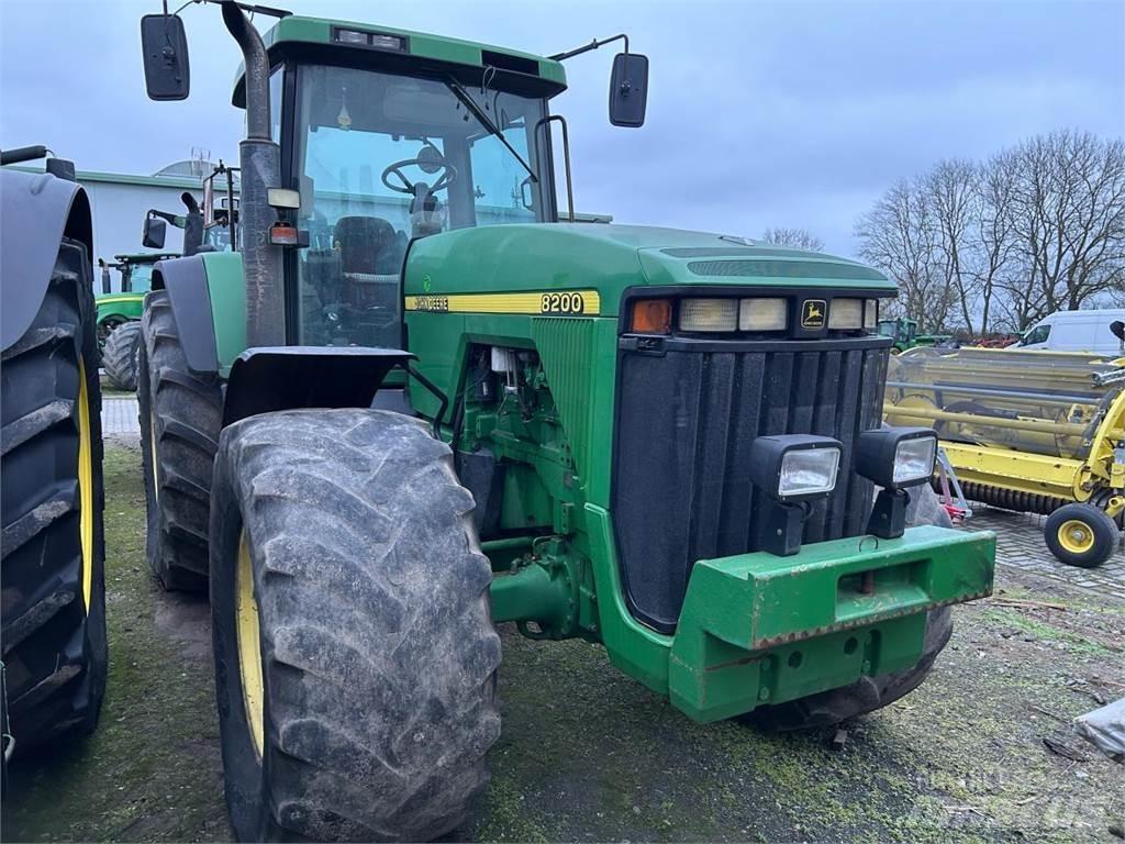 John Deere 8200 Traktoren