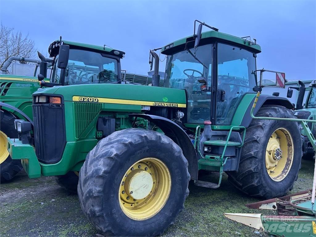 John Deere 8200 Traktoren