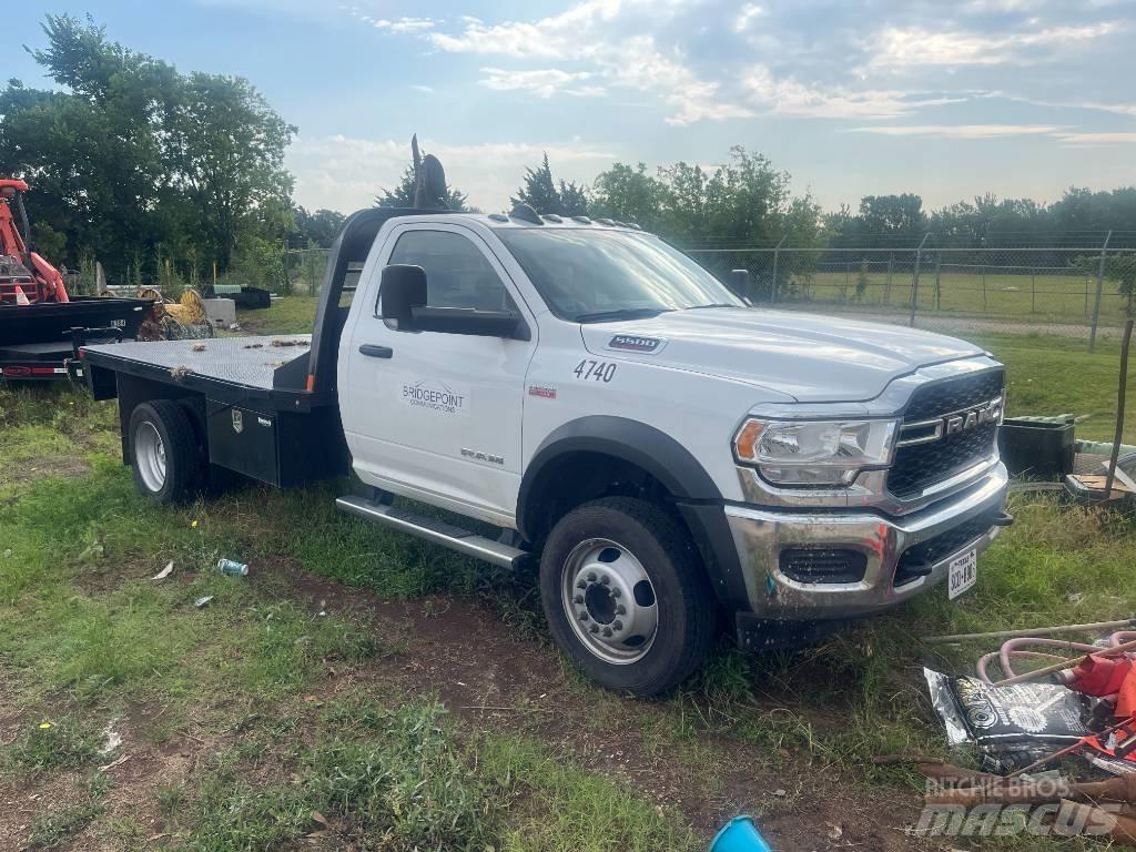 RAM 5500 Pritschenwagen/Pritschenwagen mit Seitenklappe