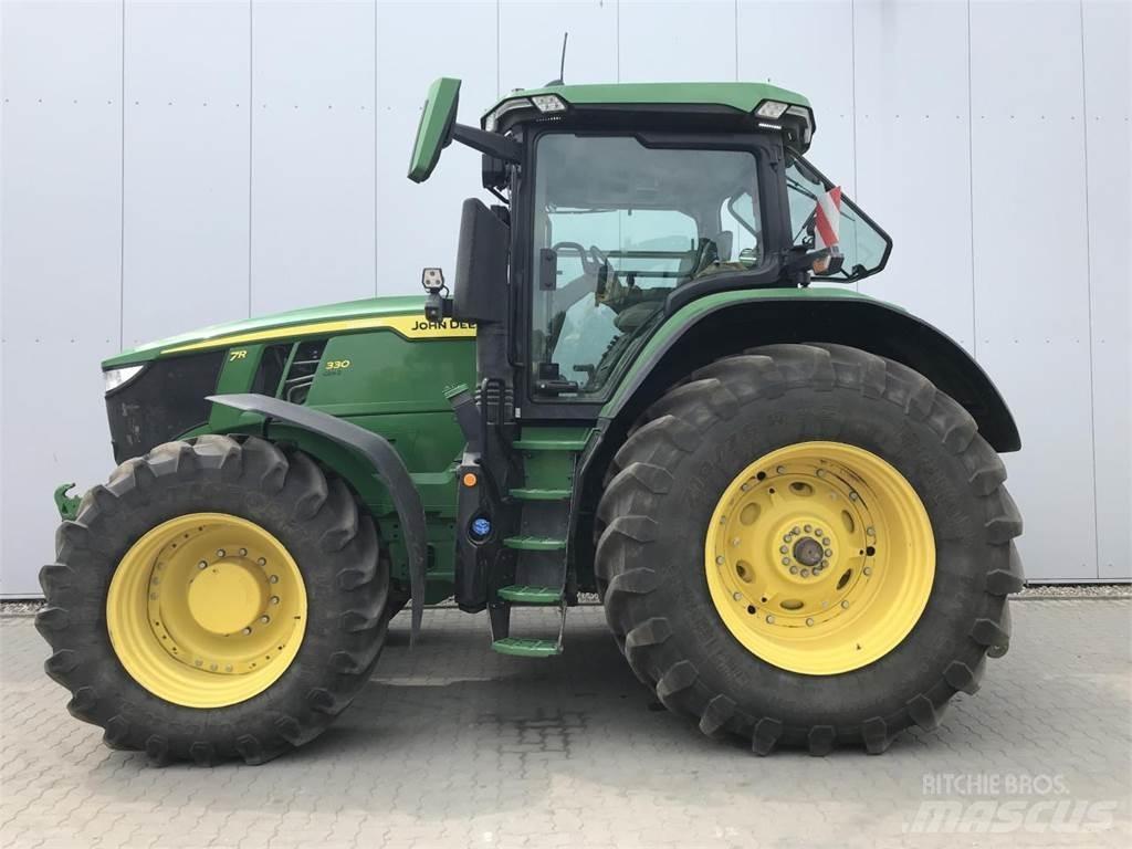 John Deere 7R 330 Traktoren