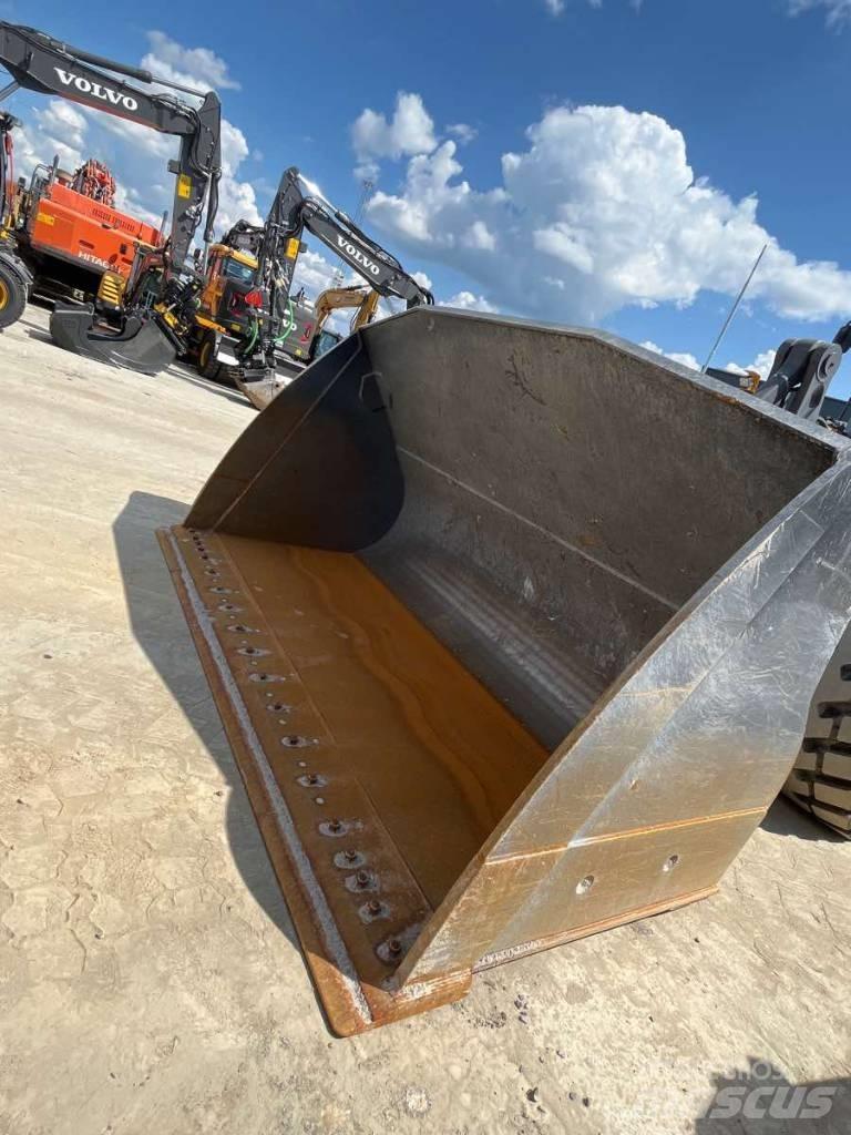Volvo L220H Radlader