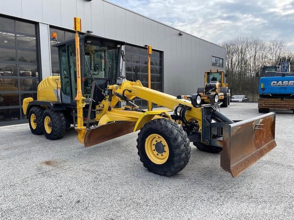 New Holland F106.6 Grader