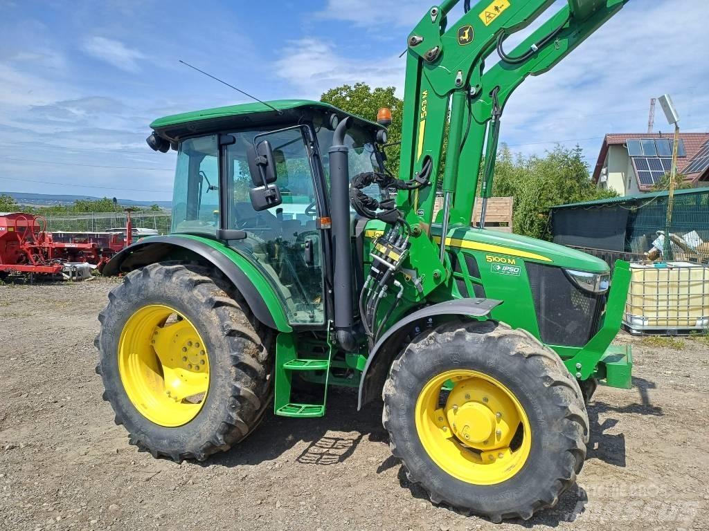John Deere 5100 M Traktoren