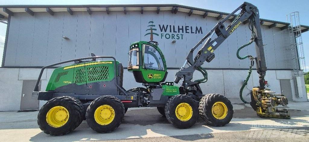 John Deere 1270 G Harvester