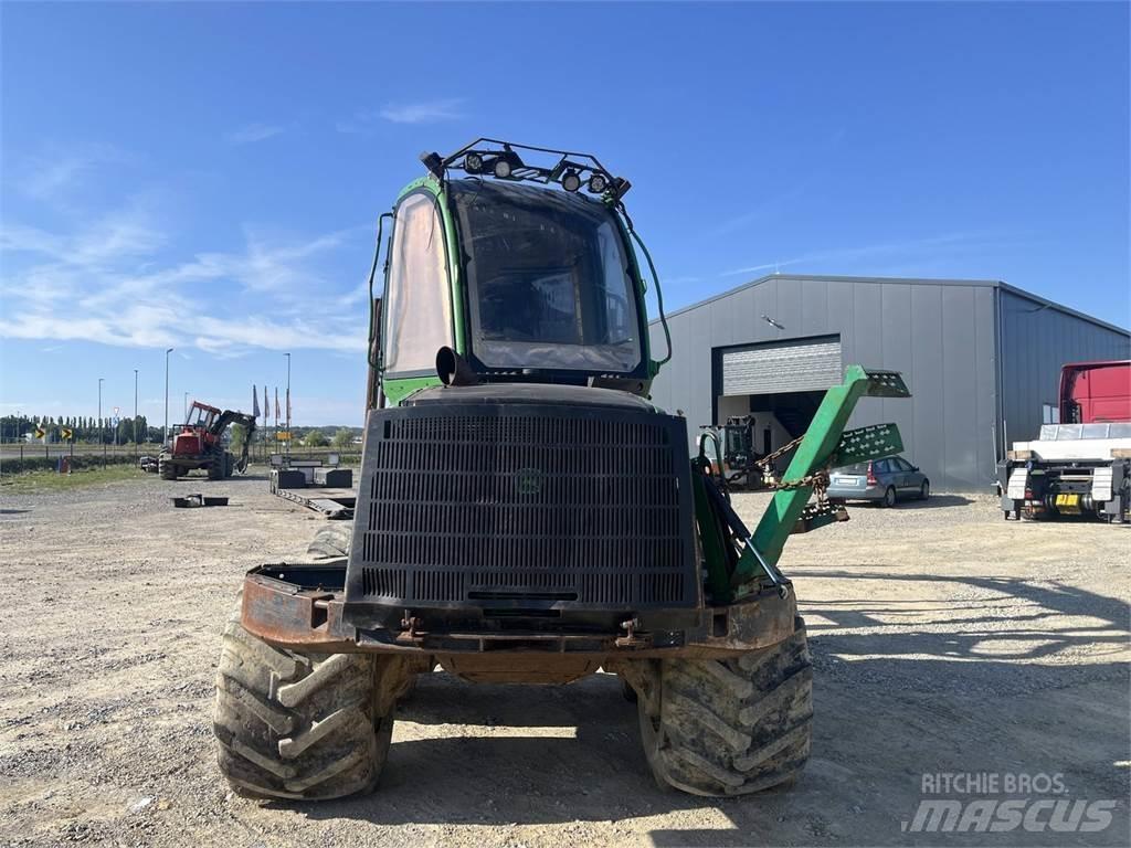 John Deere 1010E Harvester