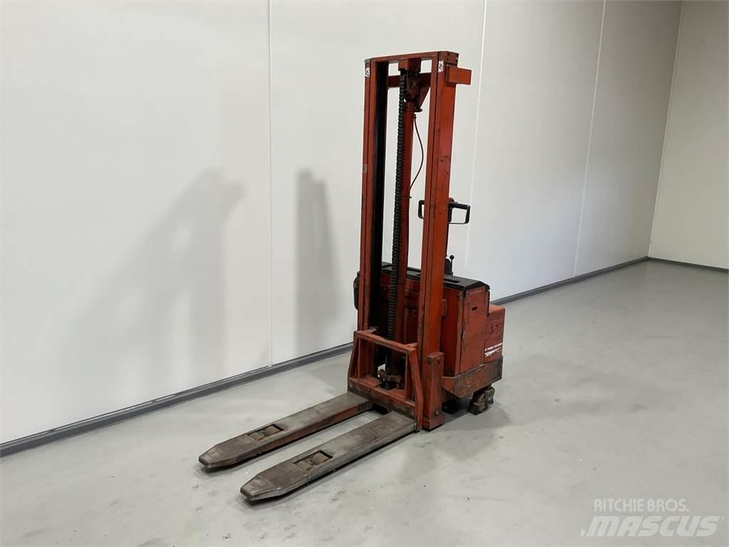BT LSV 1250 E/10 Zelfrijdende stapelaars