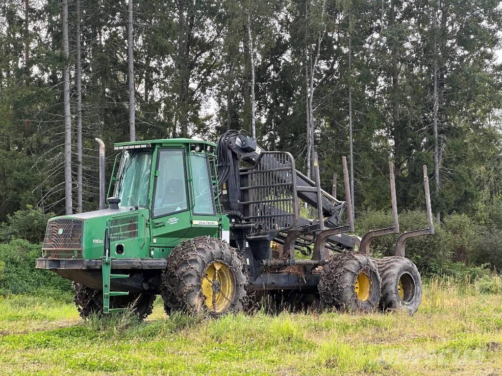 John Deere 1110 D Forwarder