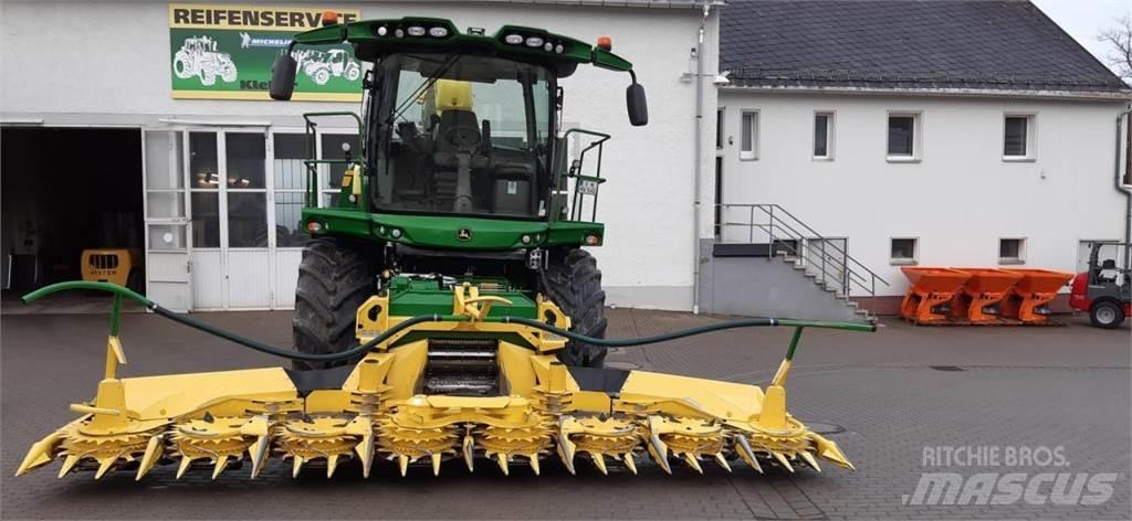 John Deere 8400 Selbstfahrende Häcksler