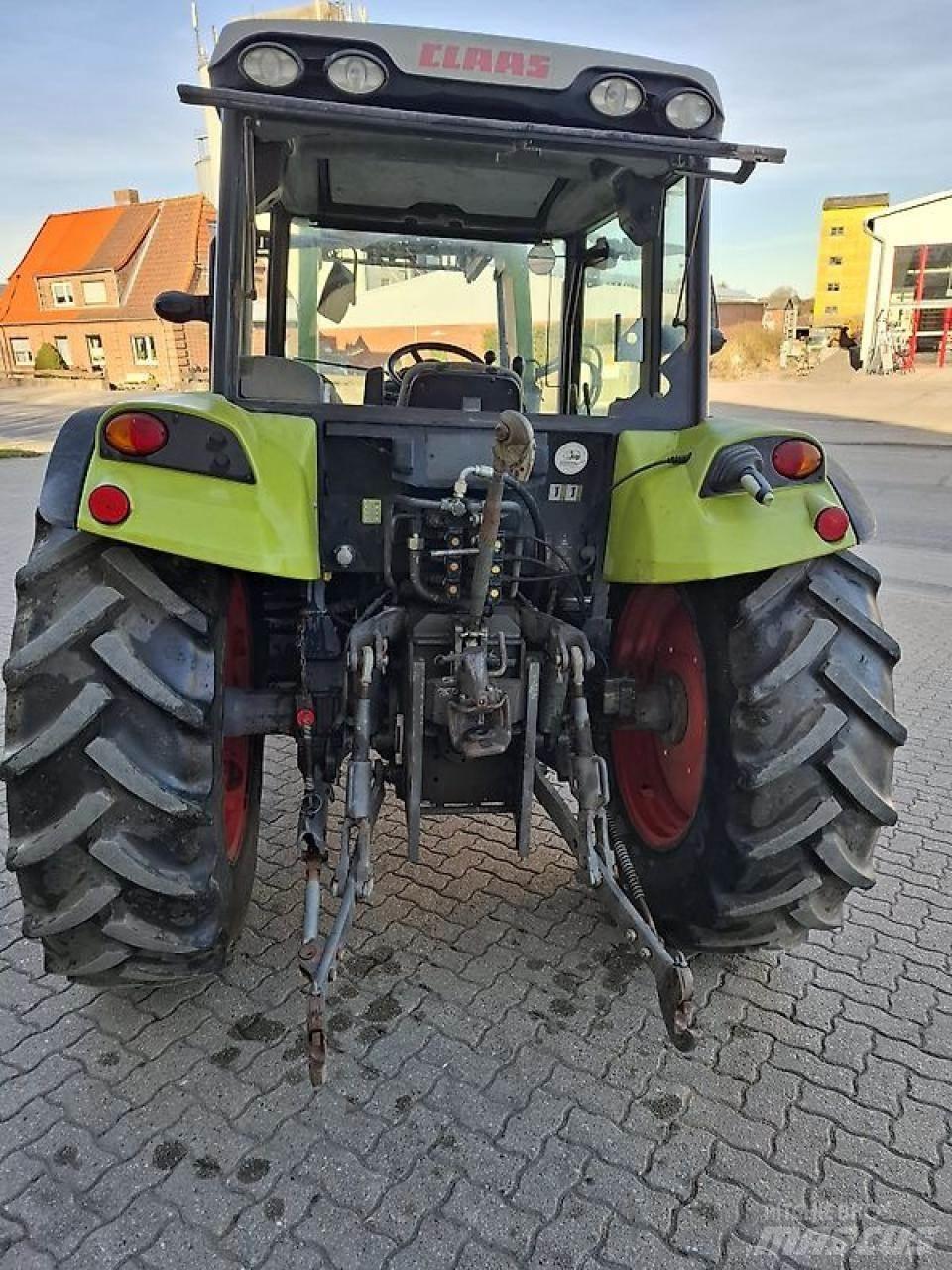 CLAAS AXOS 330 CX Traktoren