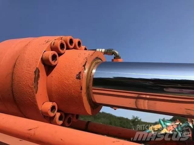 Hitachi ZX 200 Raupenbagger