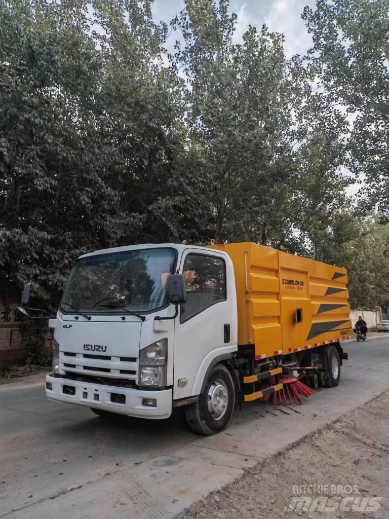 Isuzu ELF Kehrmaschine