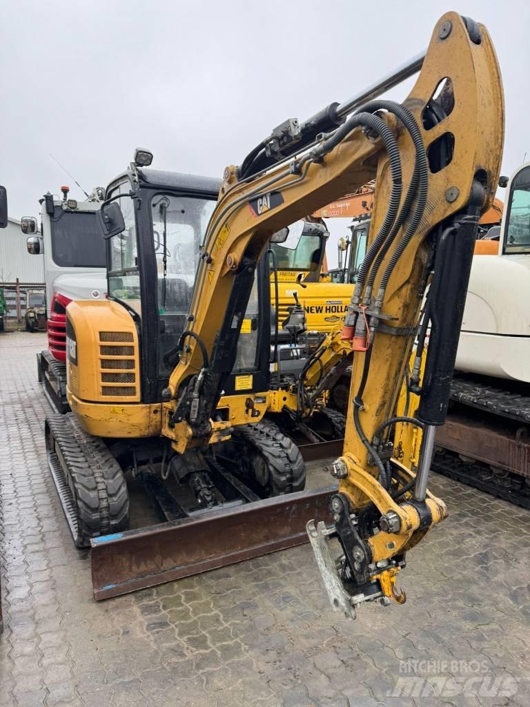 CAT 302.7 D Minibagger < 7t