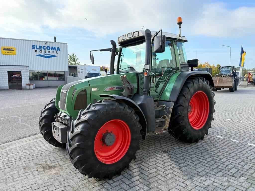 Fendt 712 Vario Traktoren