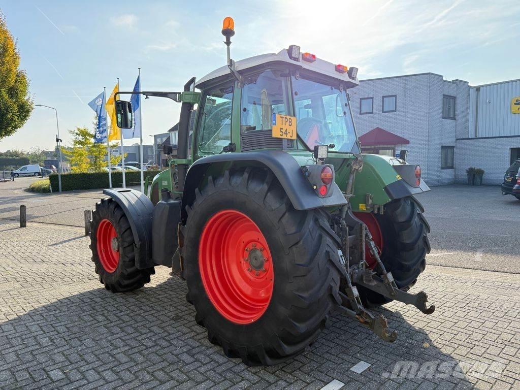 Fendt 712 Vario Traktoren
