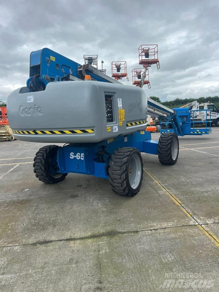 Genie S 65 Teleskopbühnen