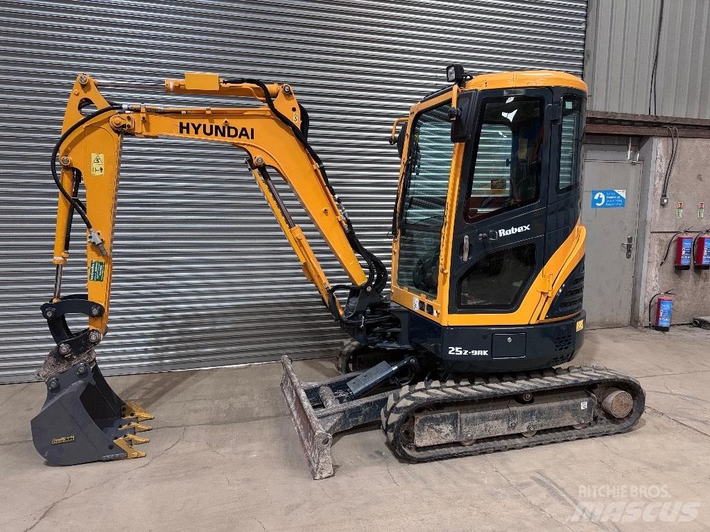 Hyundai R25Z-9 AK Minibagger < 7t