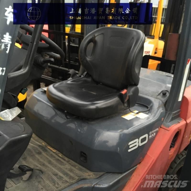 Toyota 8 FD 30 Diesel heftrucks