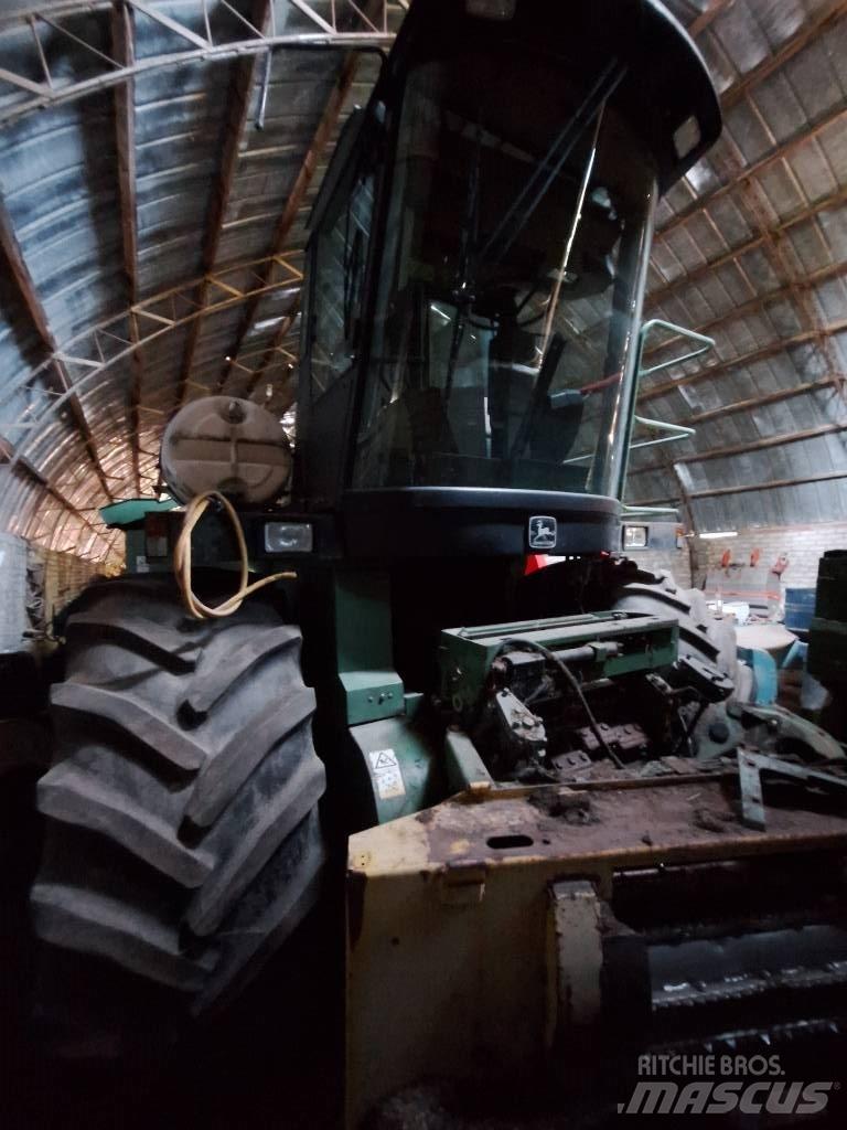 John Deere 6850 Selbstfahrende Häcksler