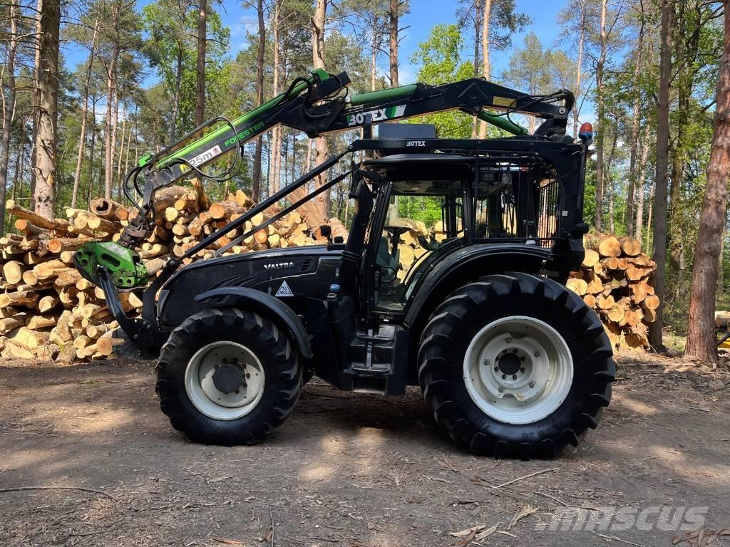 Valtra T183 Versu Traktoren