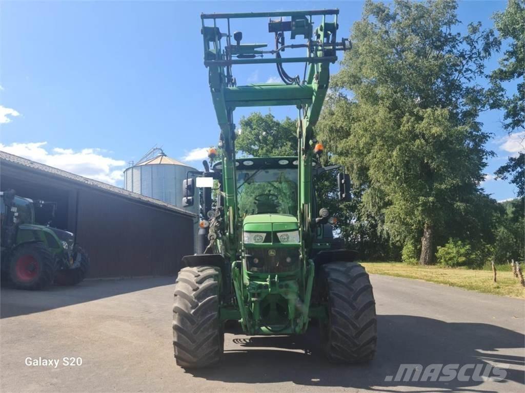 John Deere 6130R Traktoren