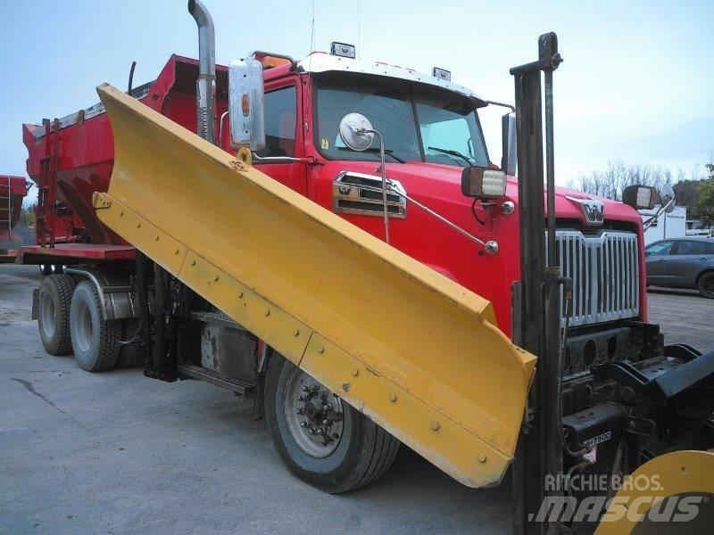 Western Star 4700 SB Schneeschilde und -pflüge