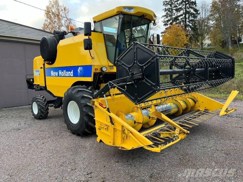 New Holland TC 5050 Mähdrescher