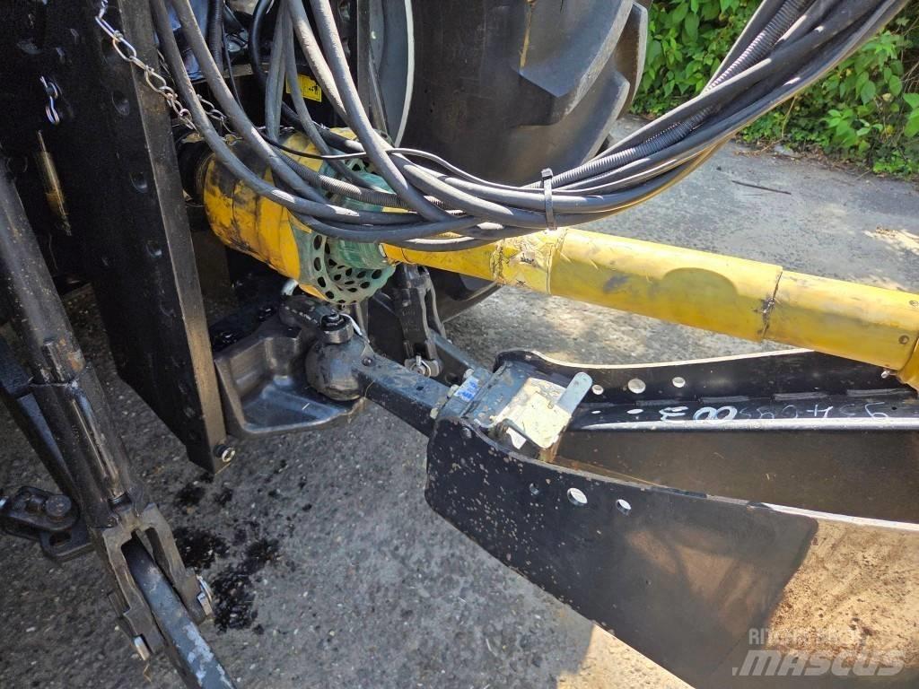 CASE LB434R Quaderpressen