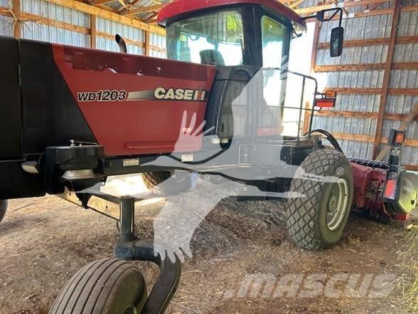 Case IH WD1203 Schwader