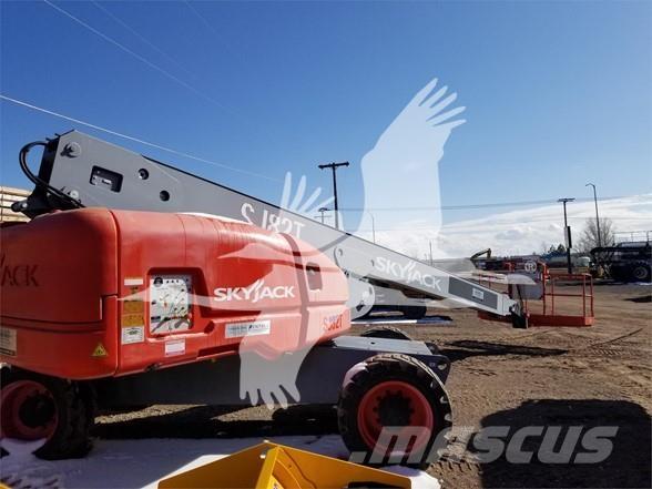 SkyJack SJ82T Teleskopbühnen