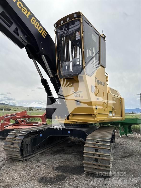 Tigercat 880E Gelenkausleger Lader