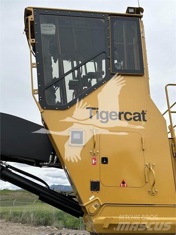 Tigercat 890 Gelenkausleger Lader