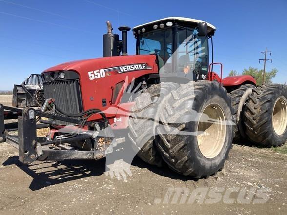Versatile 550 Traktoren