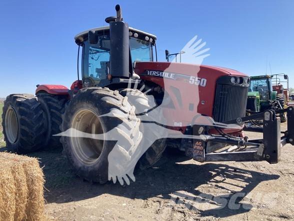 Versatile 550 Traktoren