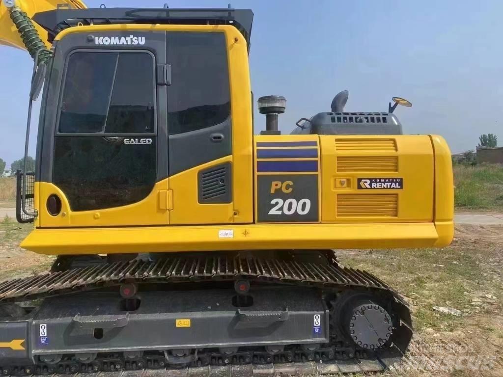 Komatsu PC 200-8 Midibagger  7t - 12t