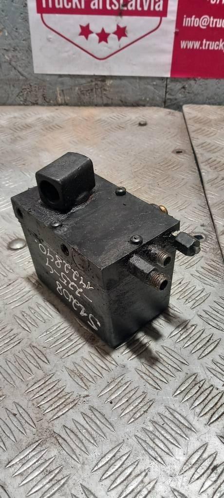 Scania 94 D.    1428640 Hydraulik