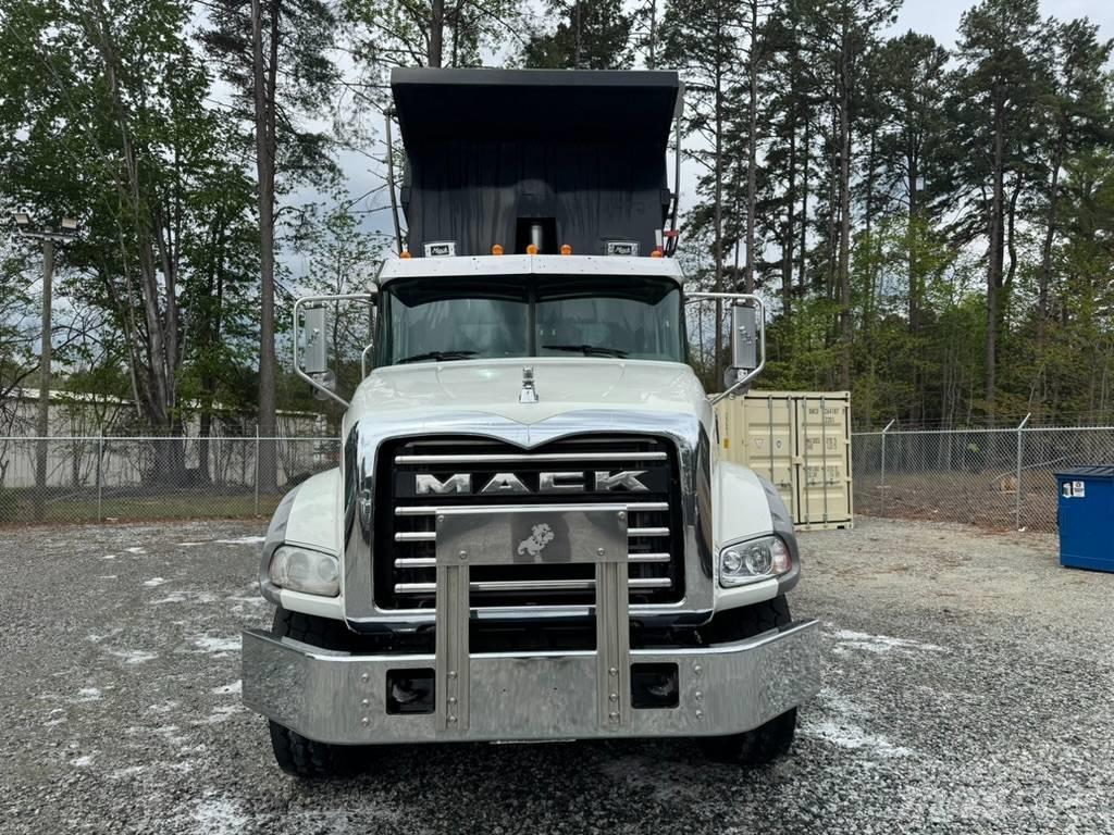 Mack GU813 Kipper