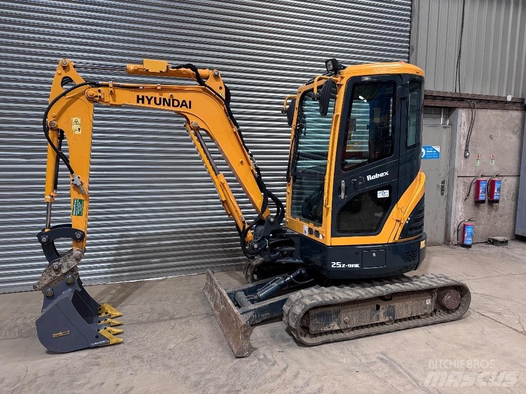 Hyundai R25Z-9 AK Minibagger < 7t
