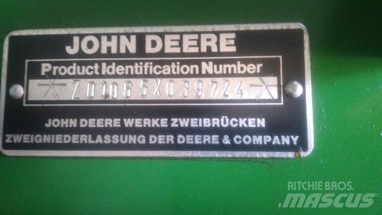 John Deere 1065 Mähdrescher