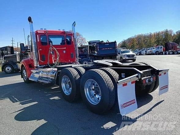 Kenworth W990 Sattelzugmaschinen